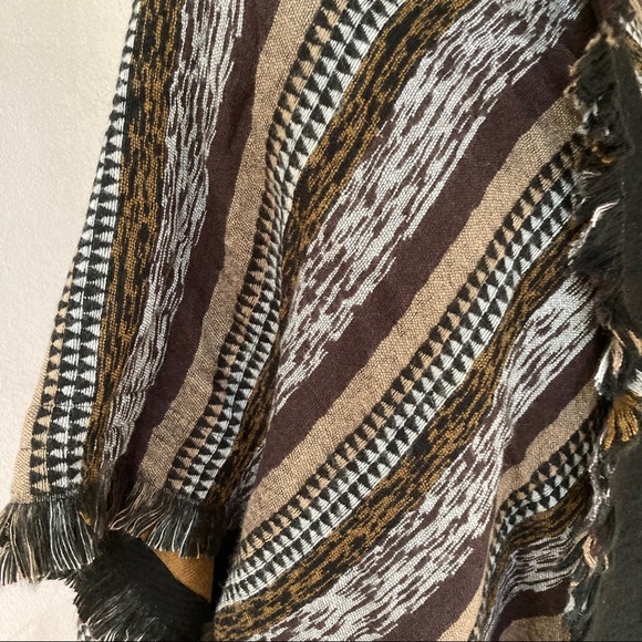 Lucky Brand Poncho - Picture 4 of 8